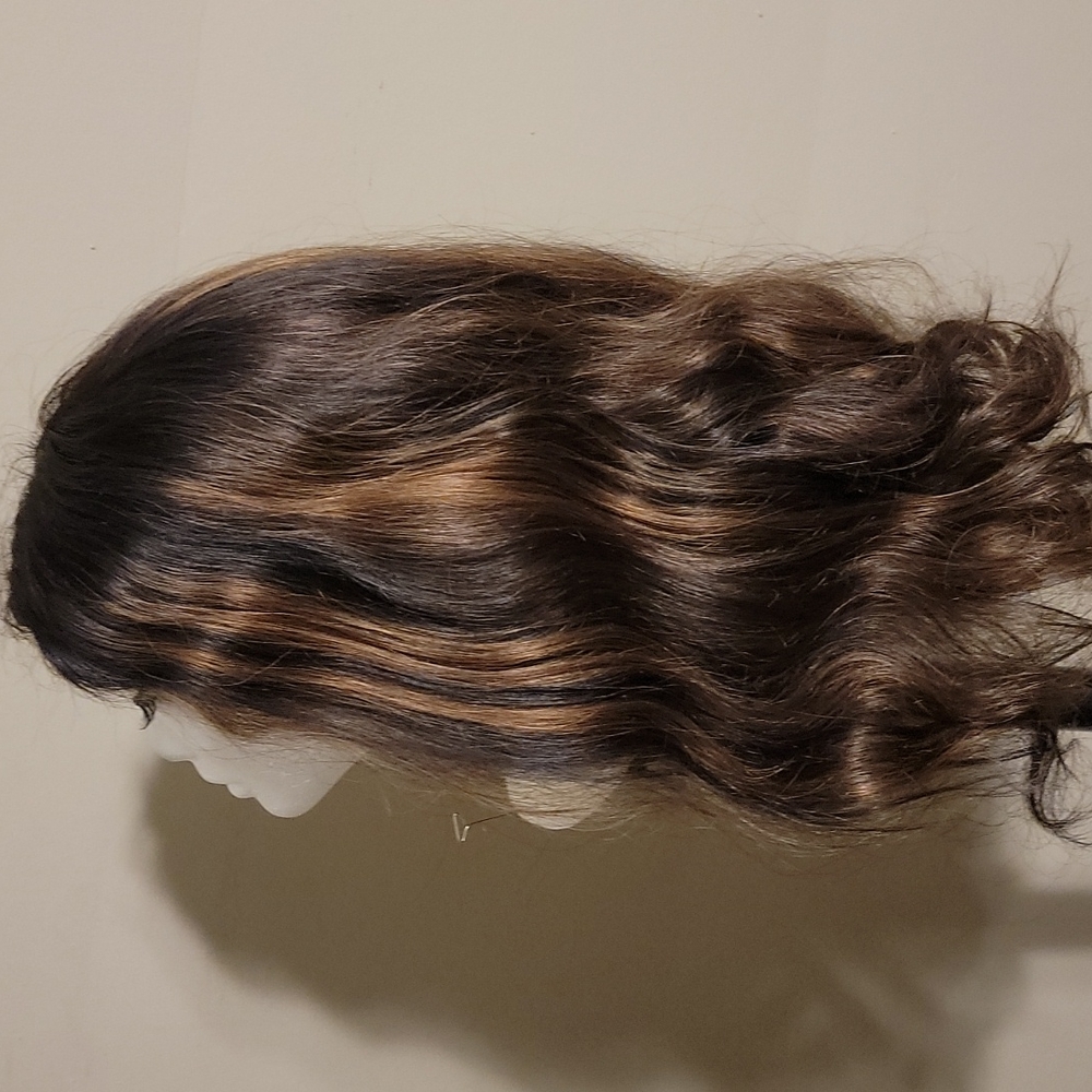 Lillian Piano highlighted Wig